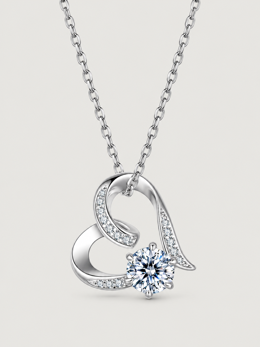 Colier argint cu moissanite in forma de inima