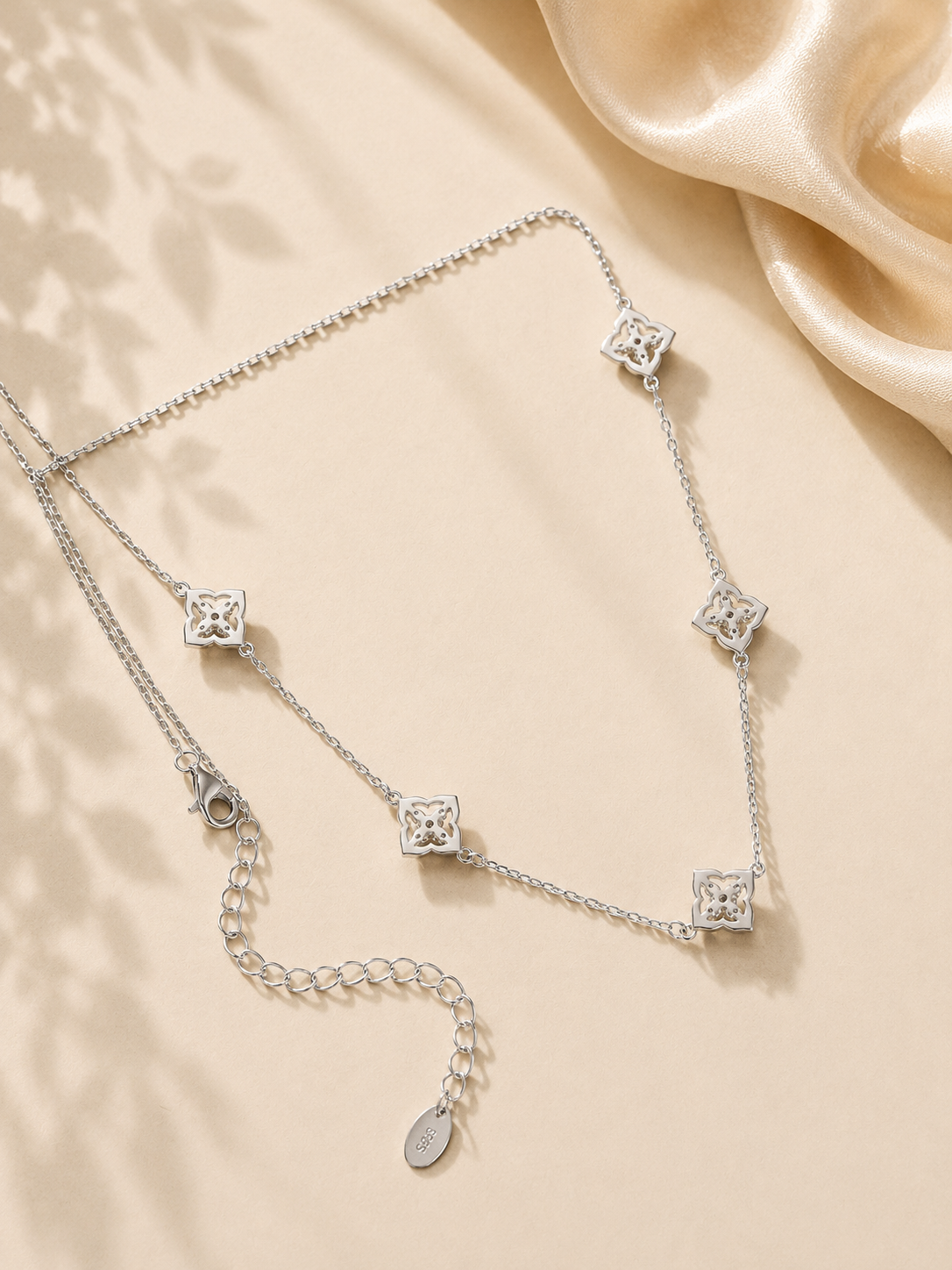 Colier din argint placat cu Rhodium și Moissanite