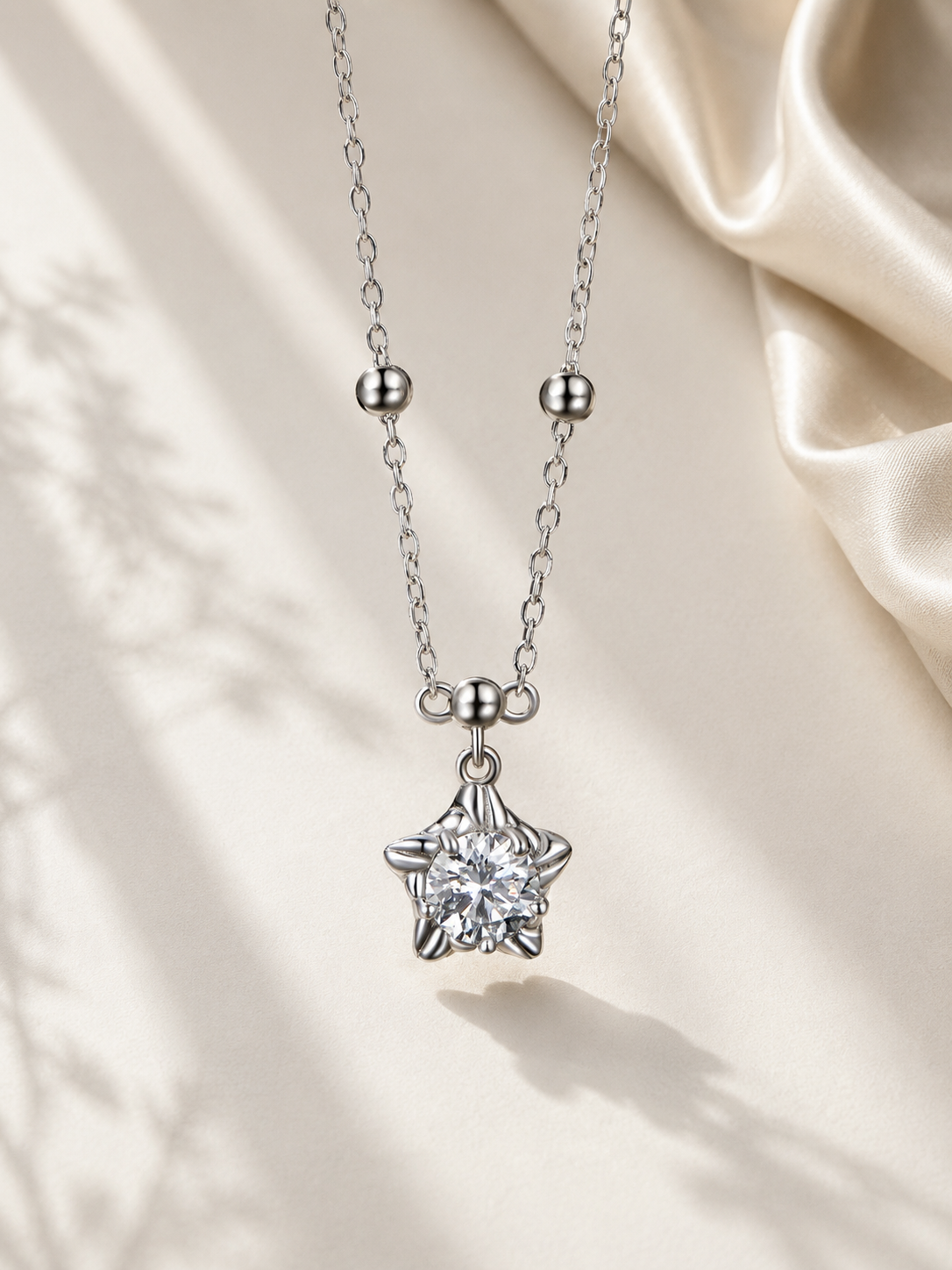 Colier argintiu cu moissanite design celestial