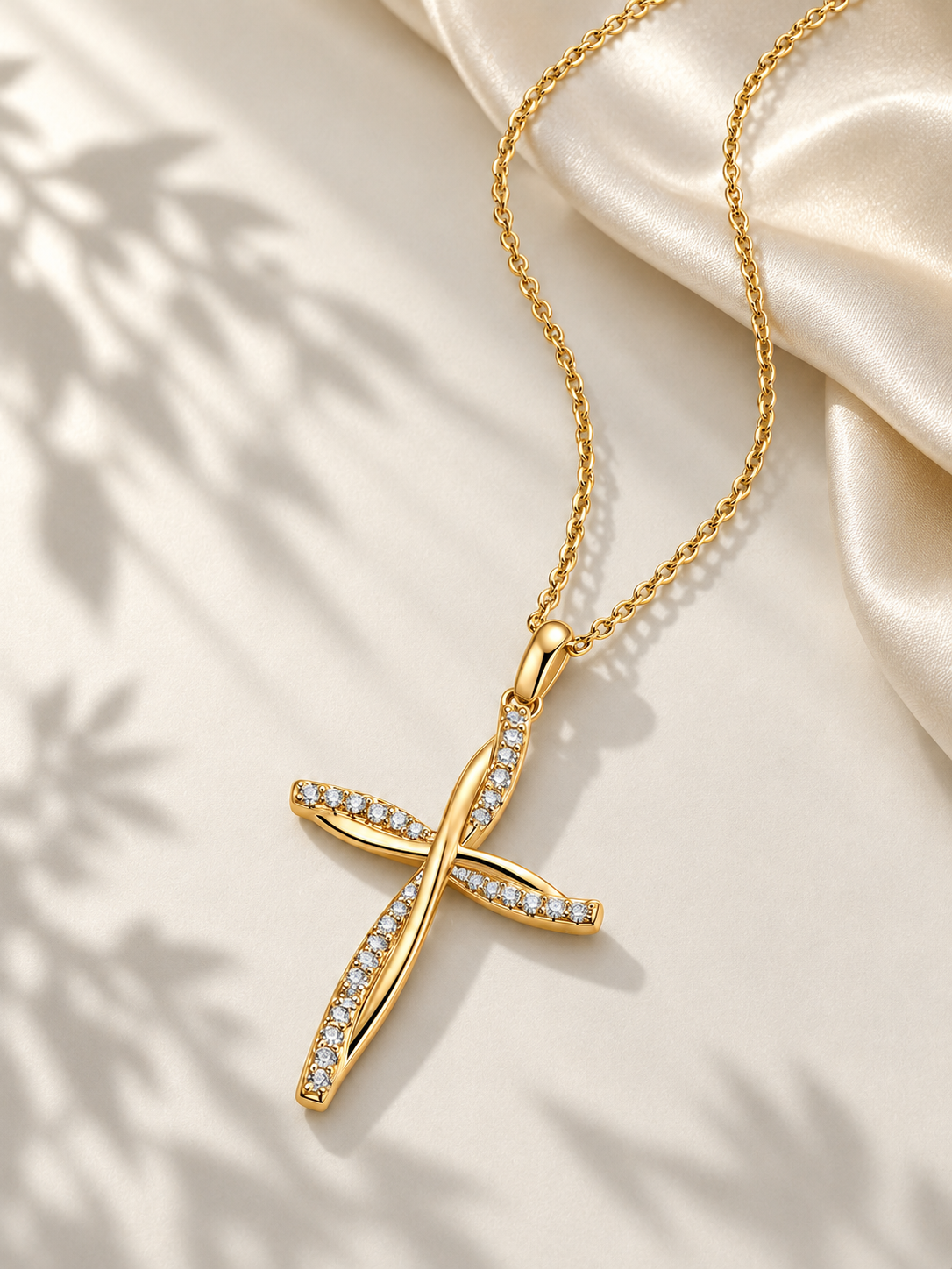 Colier Gold cu Cruce și Moissanite 6A