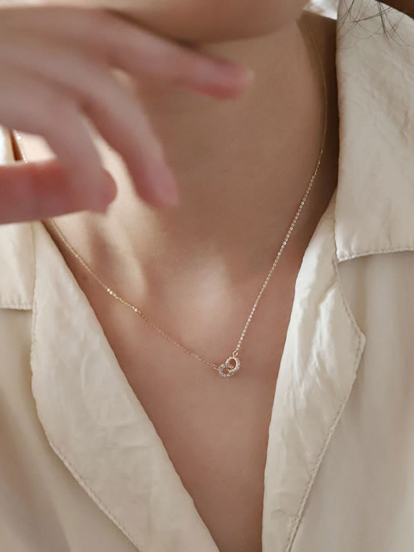 Colier elegant din argint ideal pentru cadou