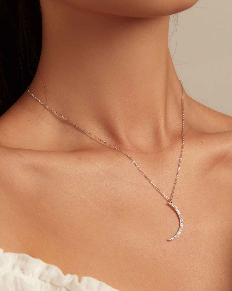 Colier elegant din argint cadou semiluna