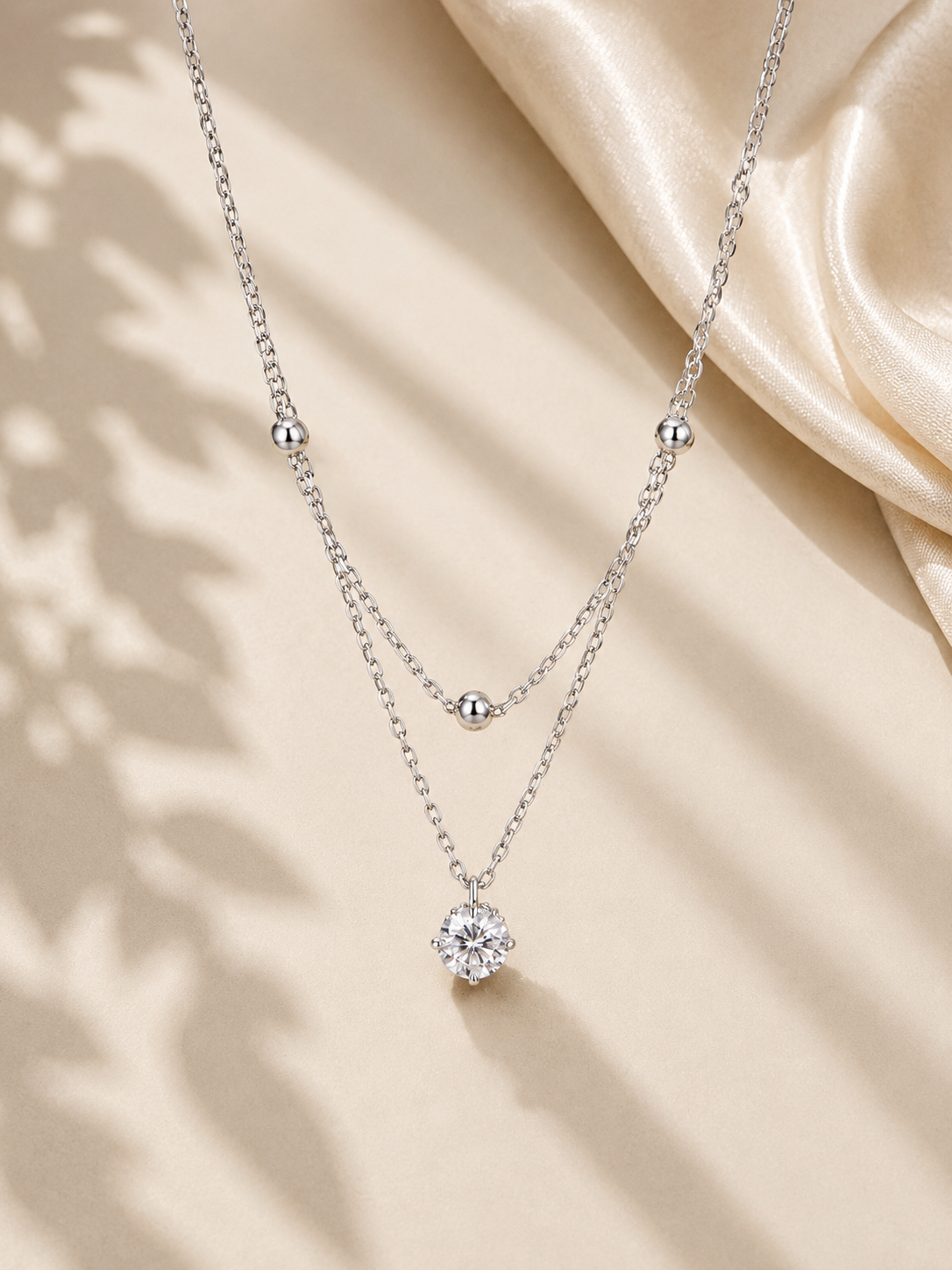 Colier elegant din argint cu moissanite și sfere decorative