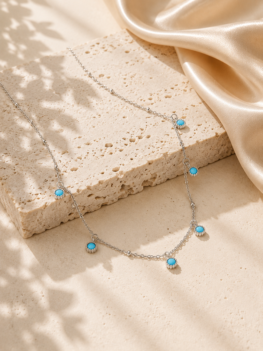 Colier argint colorat ideal pentru layering unghi diferit
