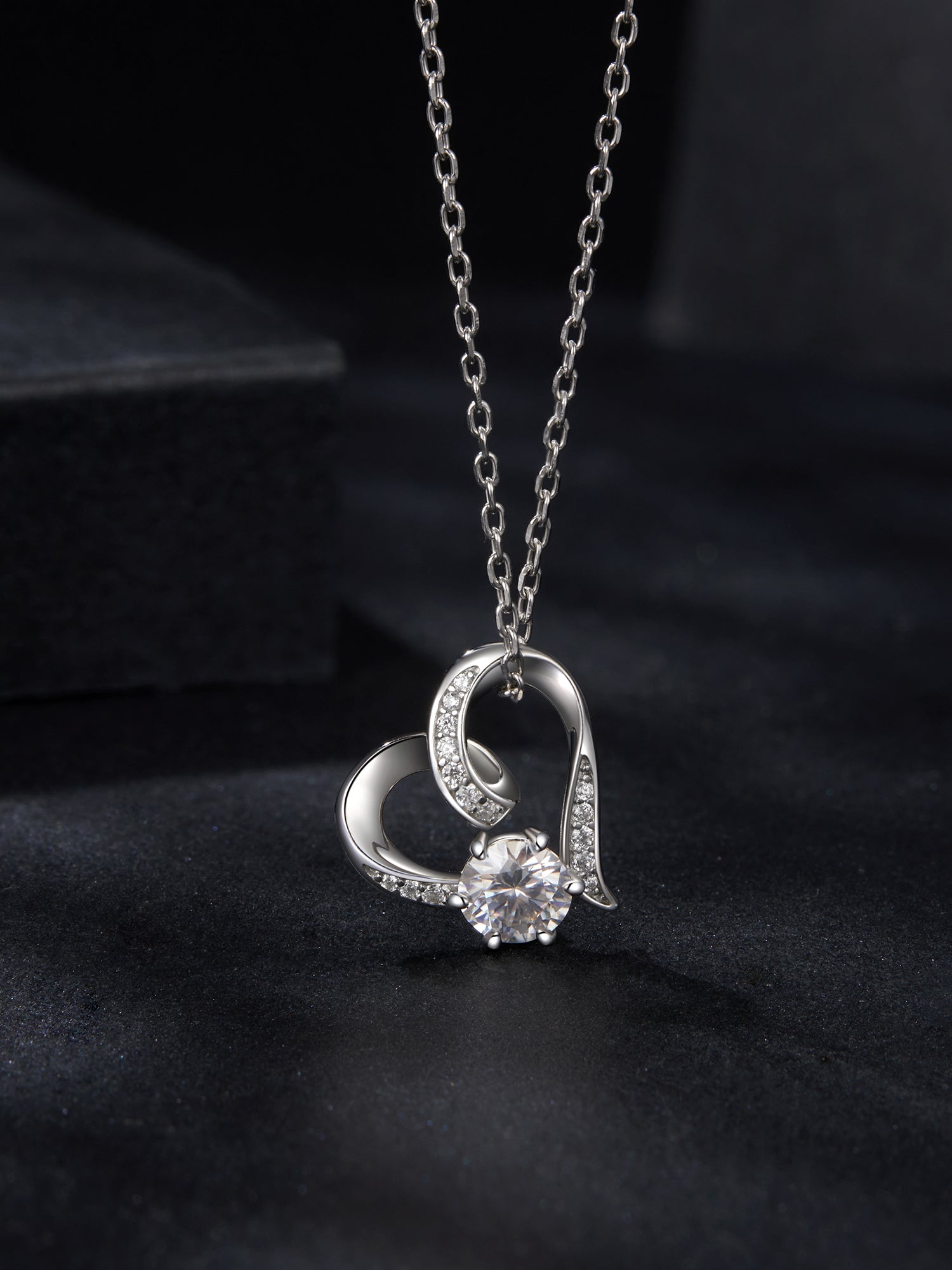 Colier lux argint inima cu moissanite