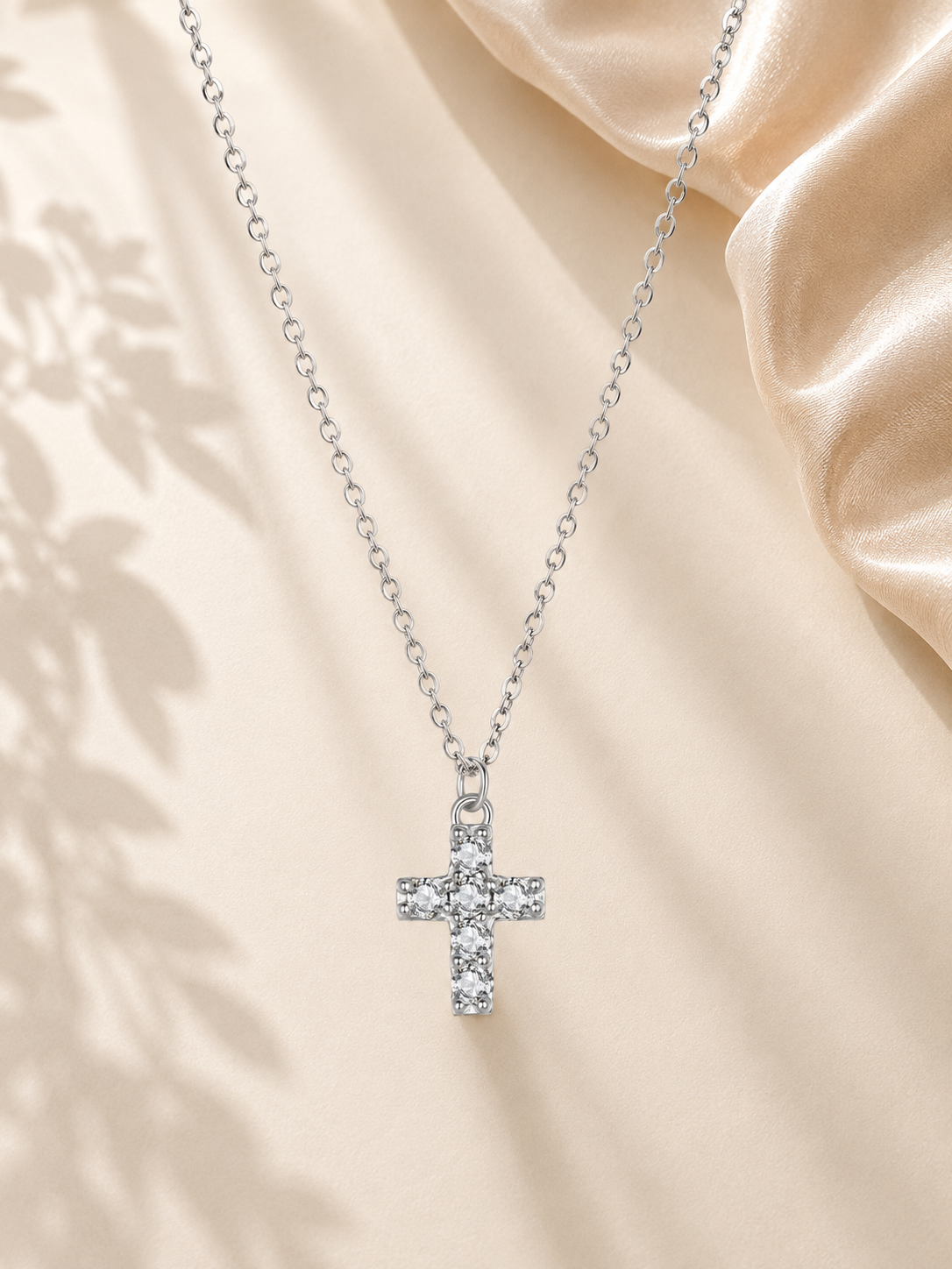 Colier lux argint cruce cu moissanite