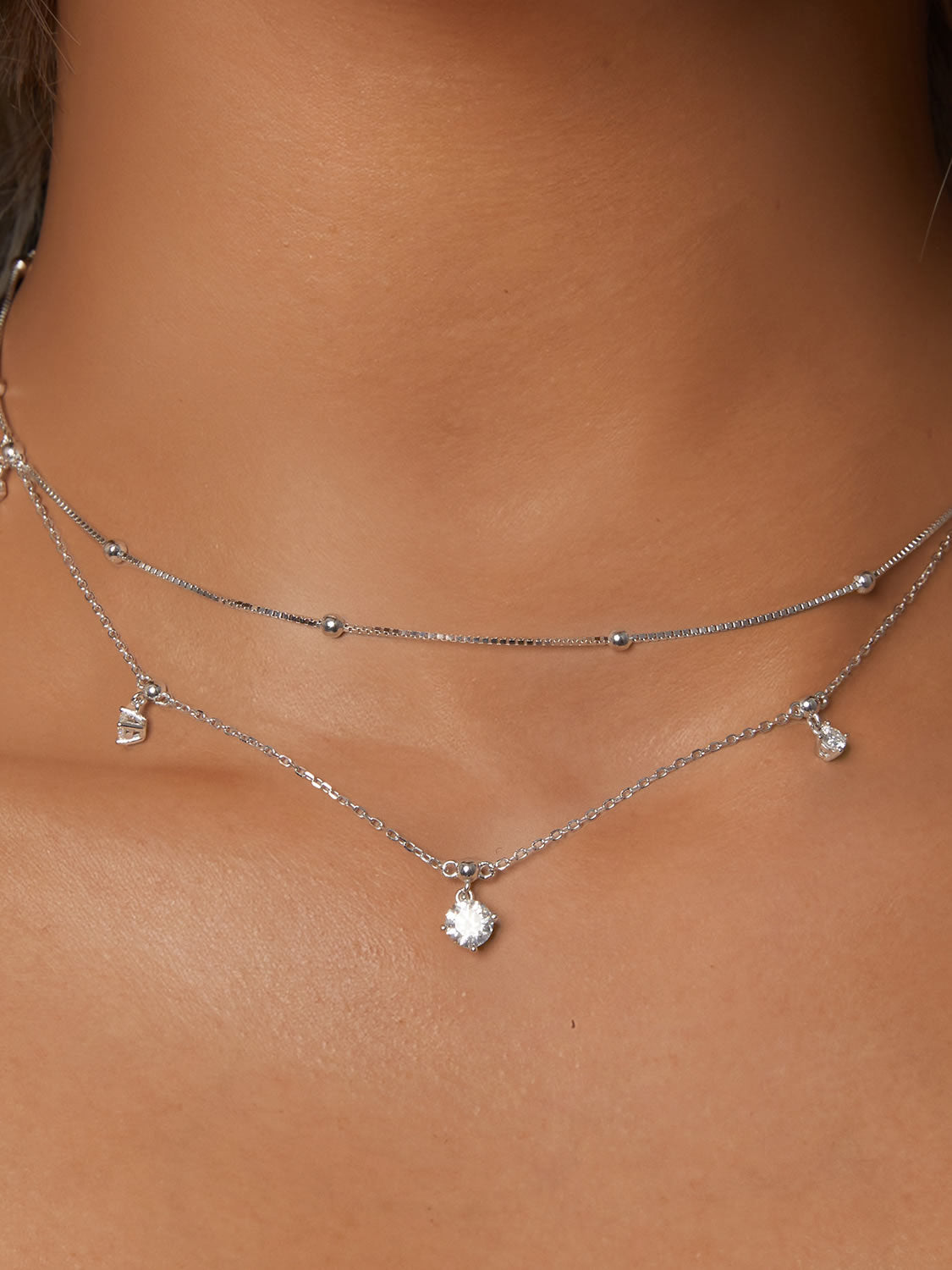 Colier elegant cu lanturi duble si pietre