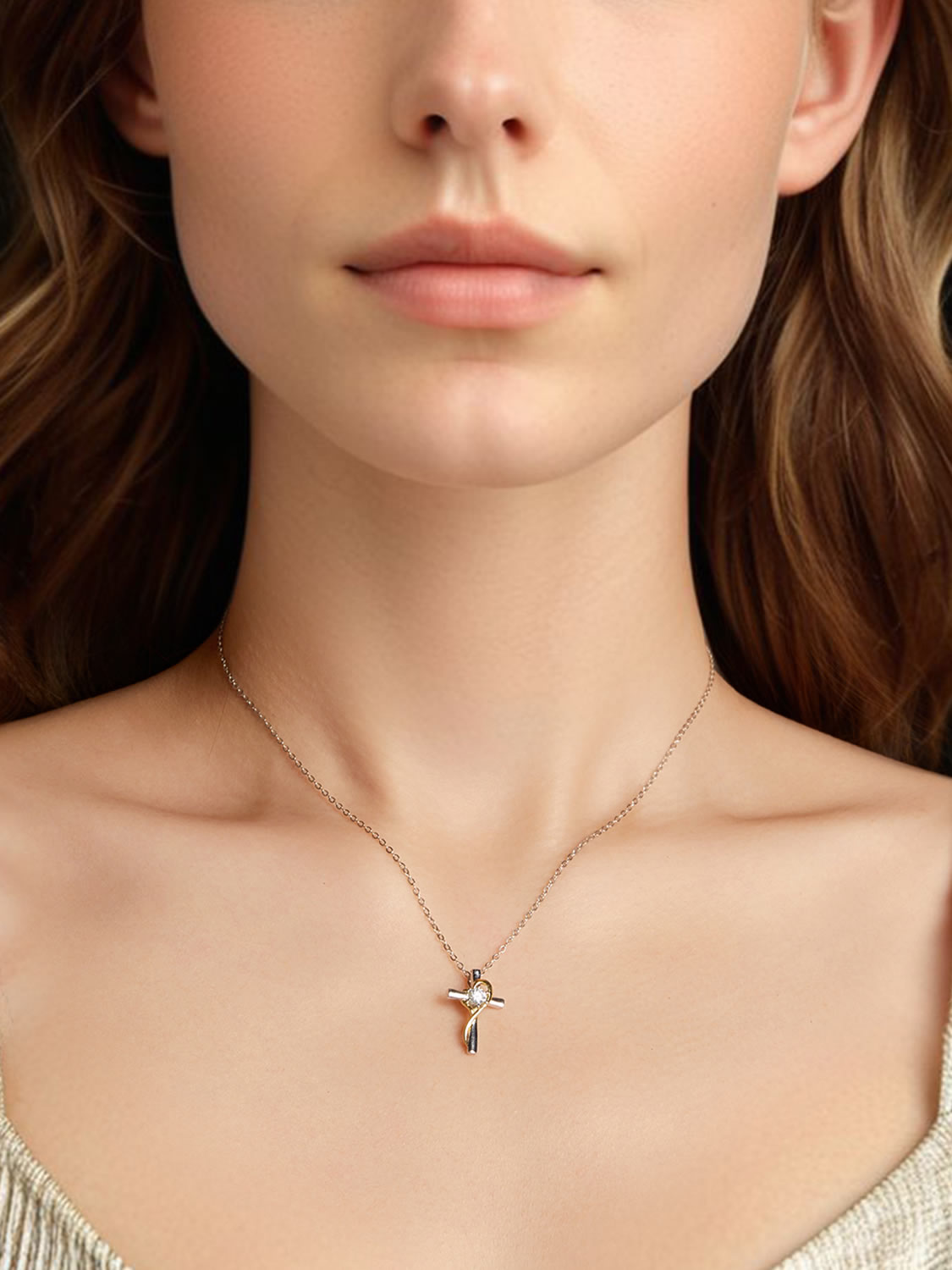 Colier premium din argint 925 cu pandantiv Cross of Light și moissanite