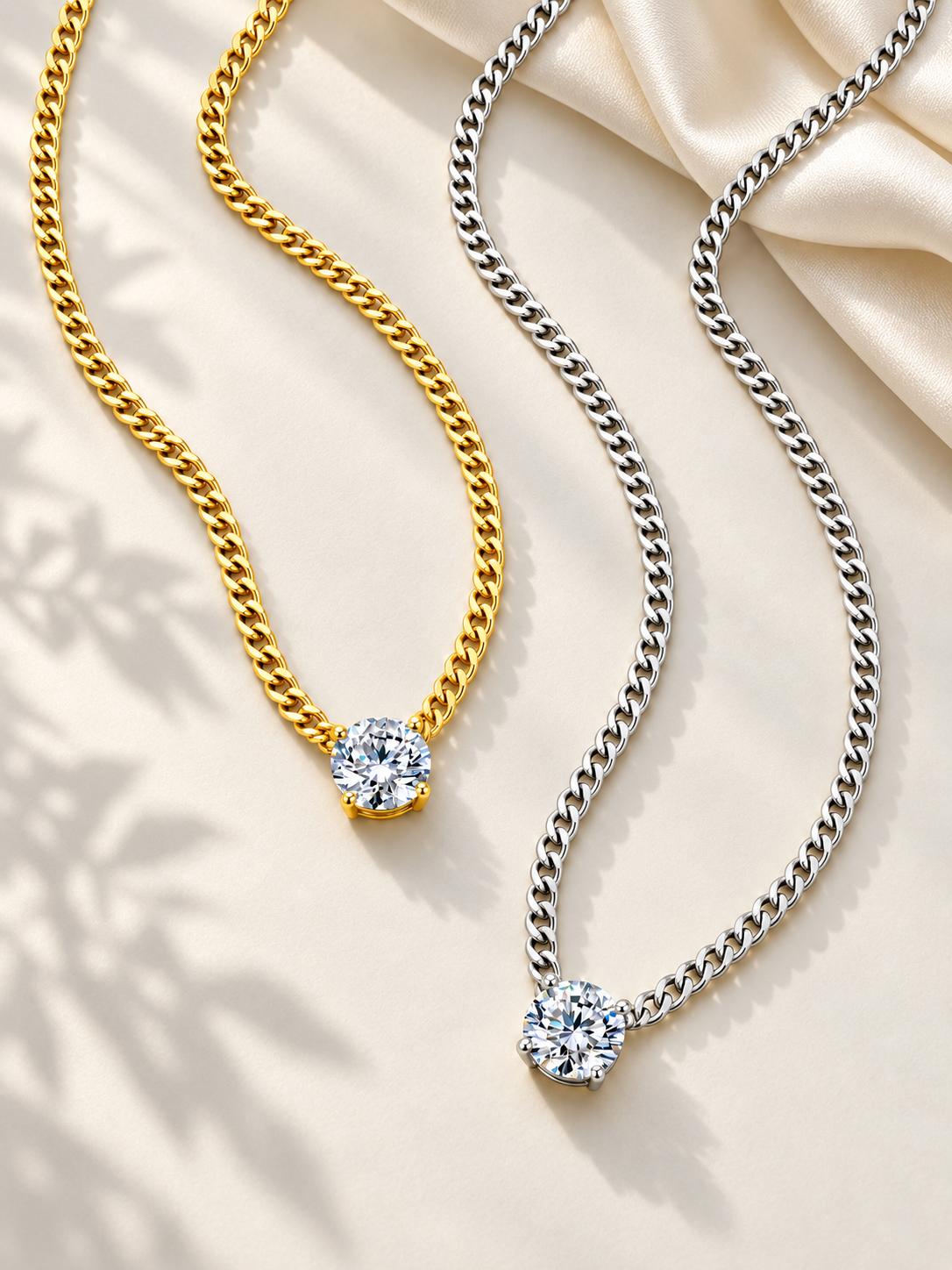 Colier Solitaire Auriu si Argintiu cu Moissanite 6A