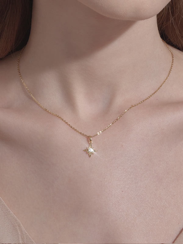 Detaliu pandantiv stea North Star din argint 925