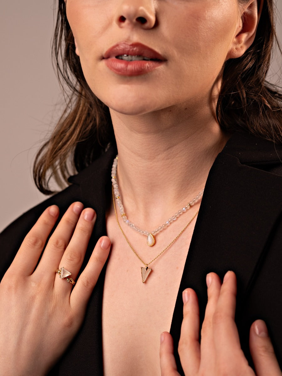 Colier din Argint Moonstone Elegance in Every Tear Auriu