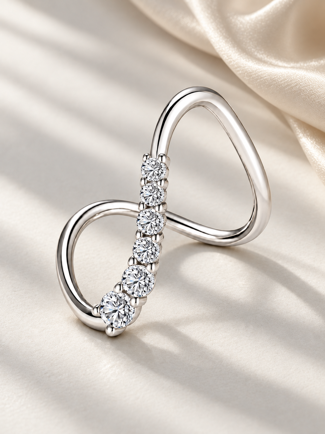 Inel din Argint 925 cu Moissanite și Design Infinit