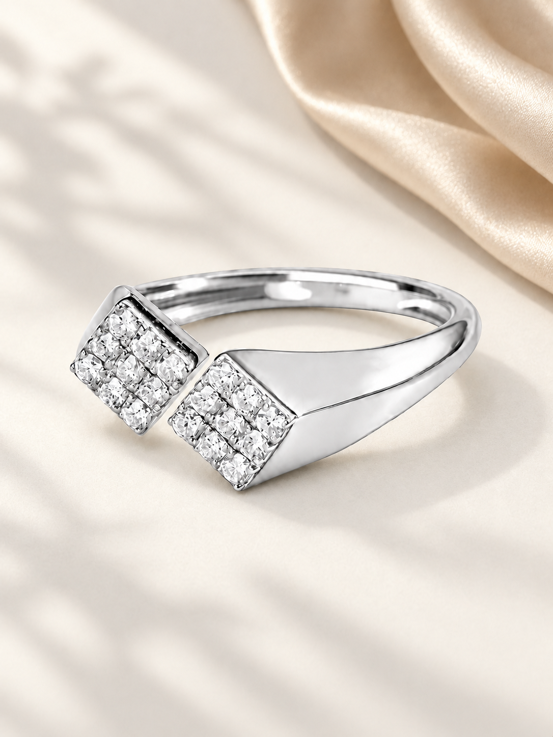 Inel Argintiu cu Zirconii 5A Crystal Geometry