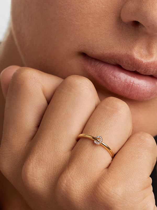 Inel auriu din argint cu design cerc elegant