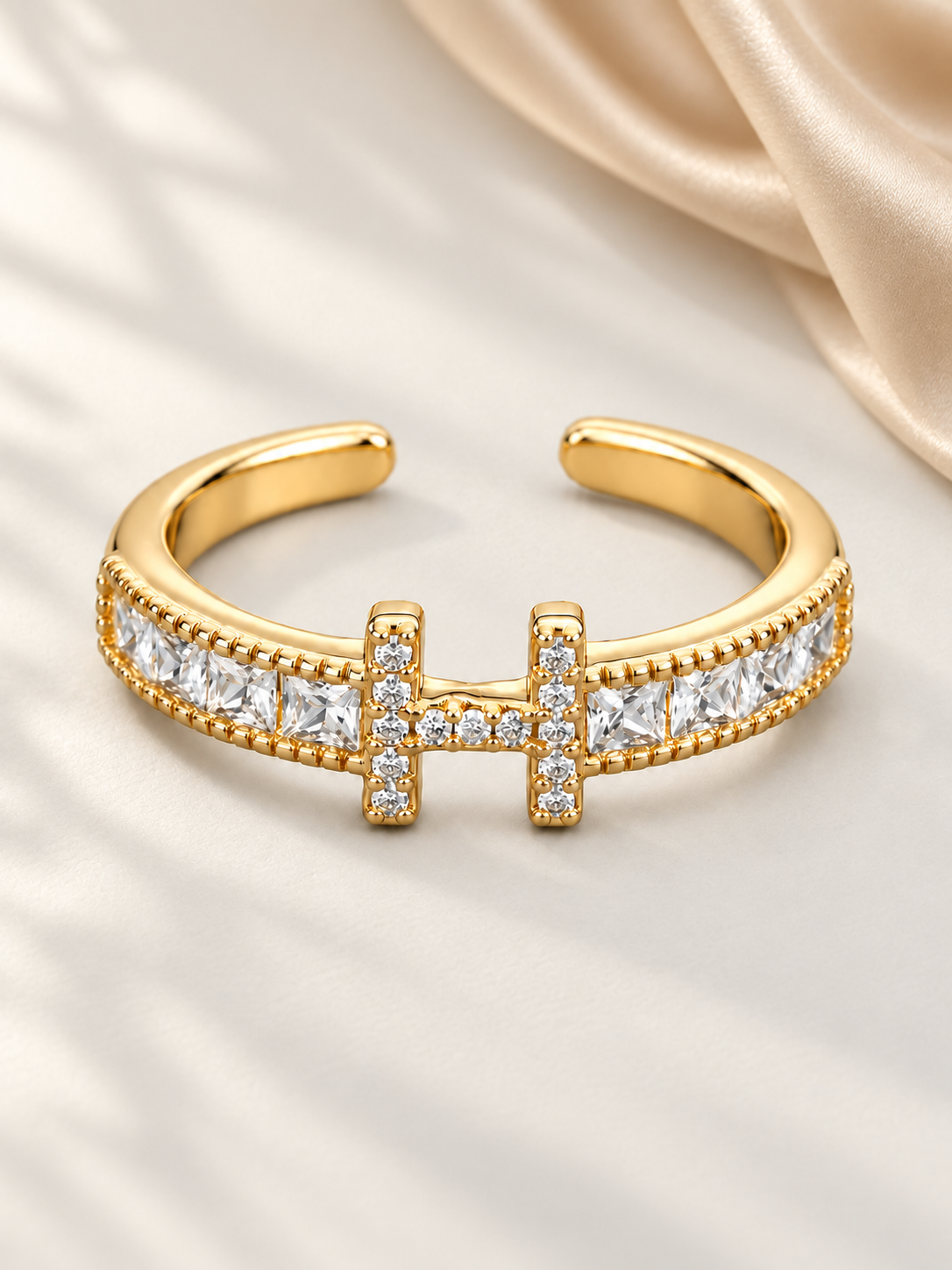 Inel Crystal Link Auriu cu Zirconii Pătrate