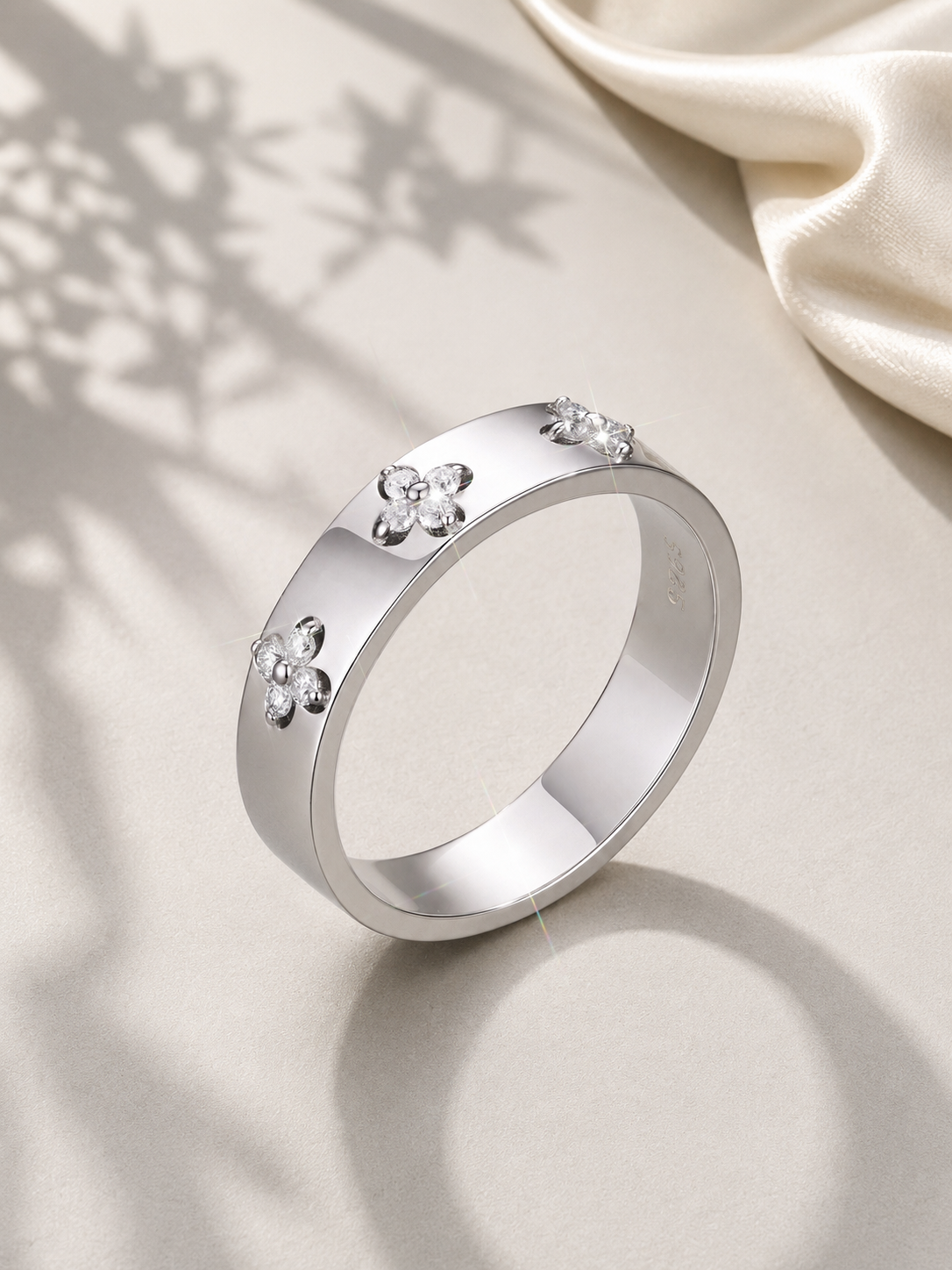 Inel Damă din Argint Moissanite cu Trifoi