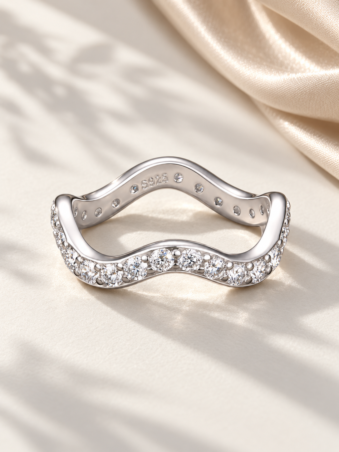 Inel din Argint Eternal Wave cu Moissanite