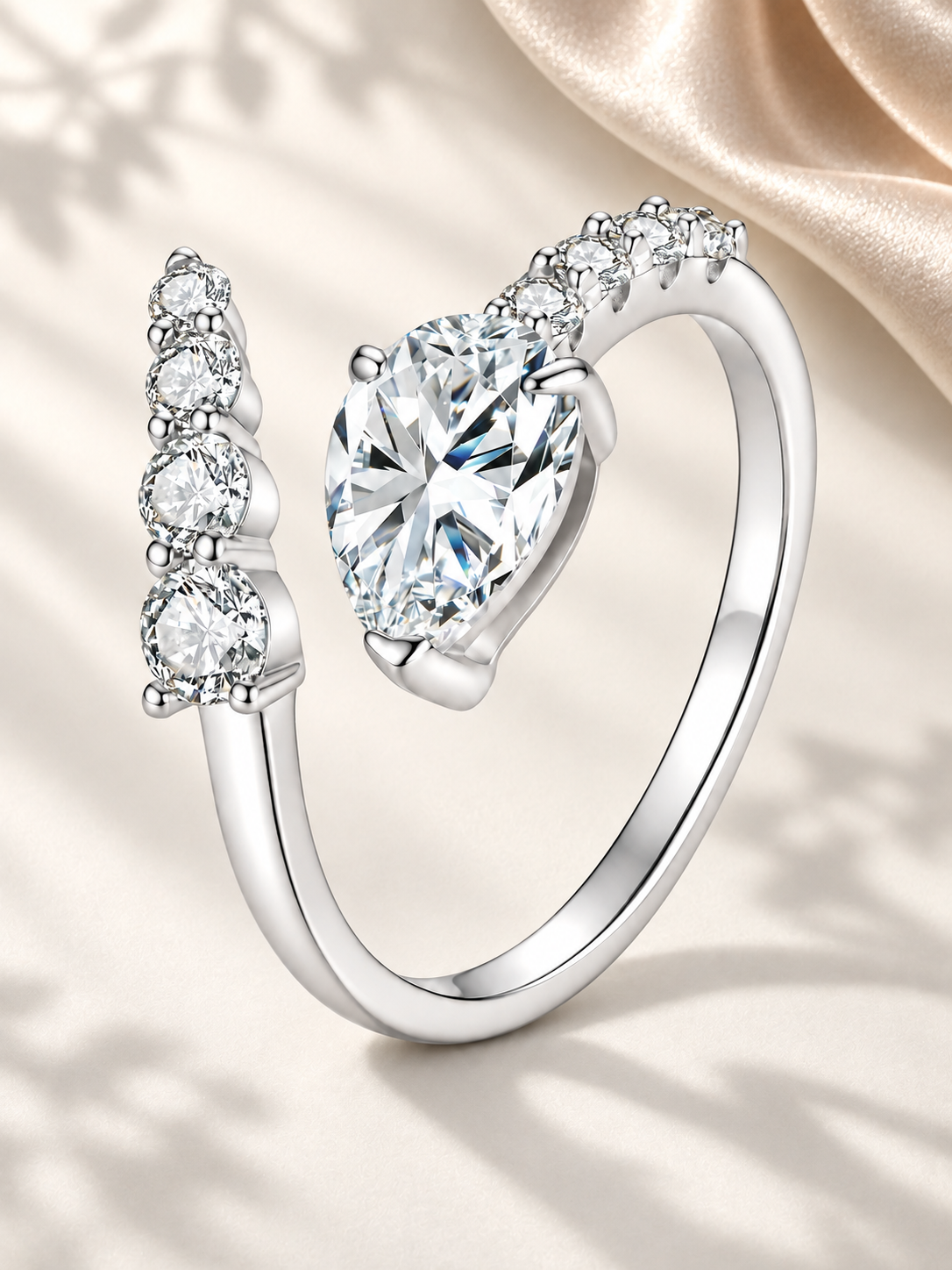 Inel din Argint cu Moissanite Ovală Luminous Orbit