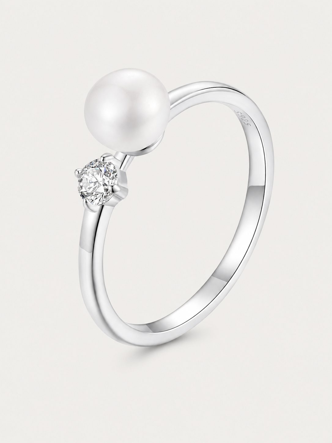 Inel din Argint Moissanite Pearl Glow cu perlă naturală