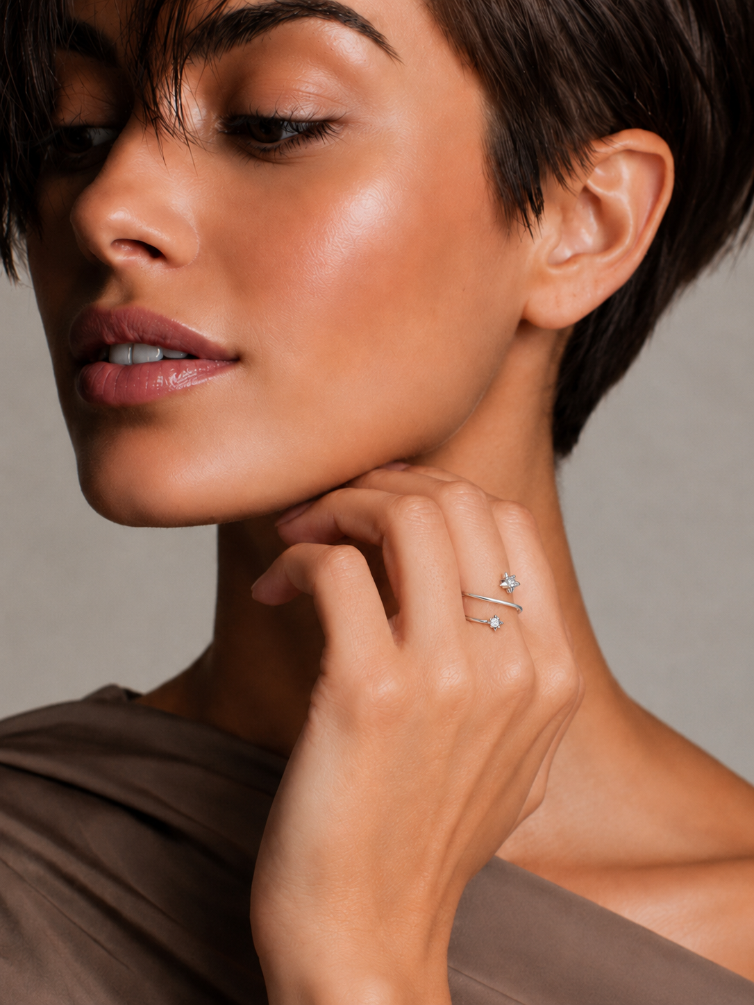 Inel din Argint Star Orbit cu zirconii pe model