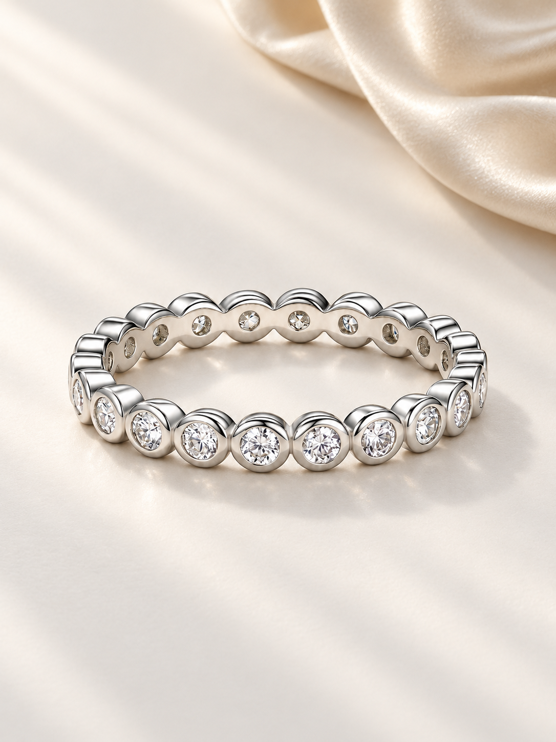 Inel Eternity Argintiu cu 19 Moissanite