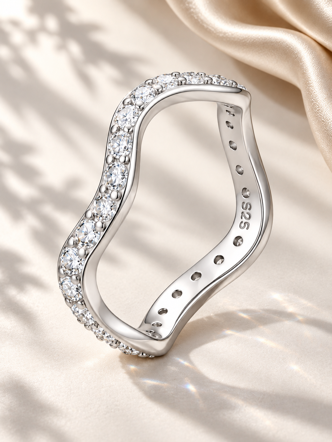 Inel Fluid Moissanite Eternal Wave