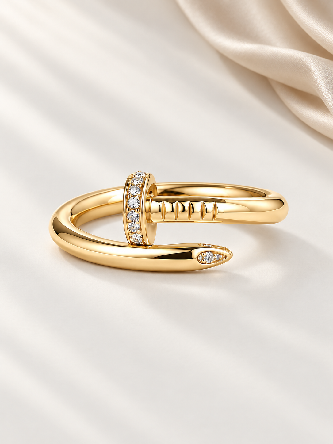 Inel Gold Nail Glow cu Moissanite 6A