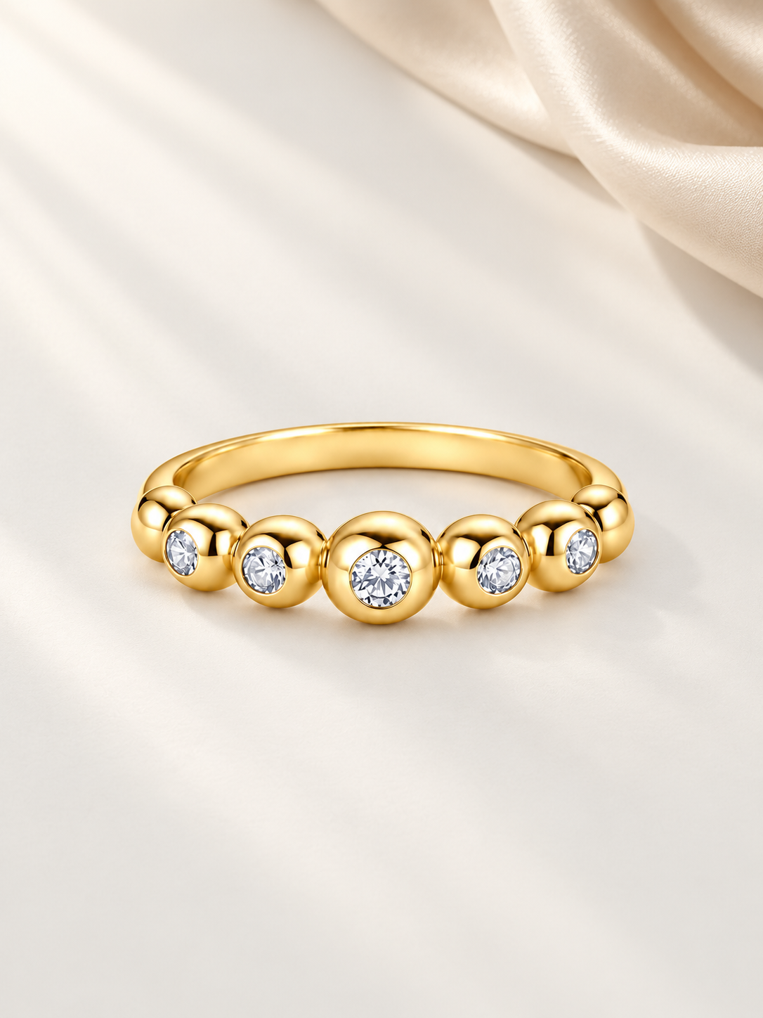 Inel Gold Orbital Glow cu Moissanite 6A