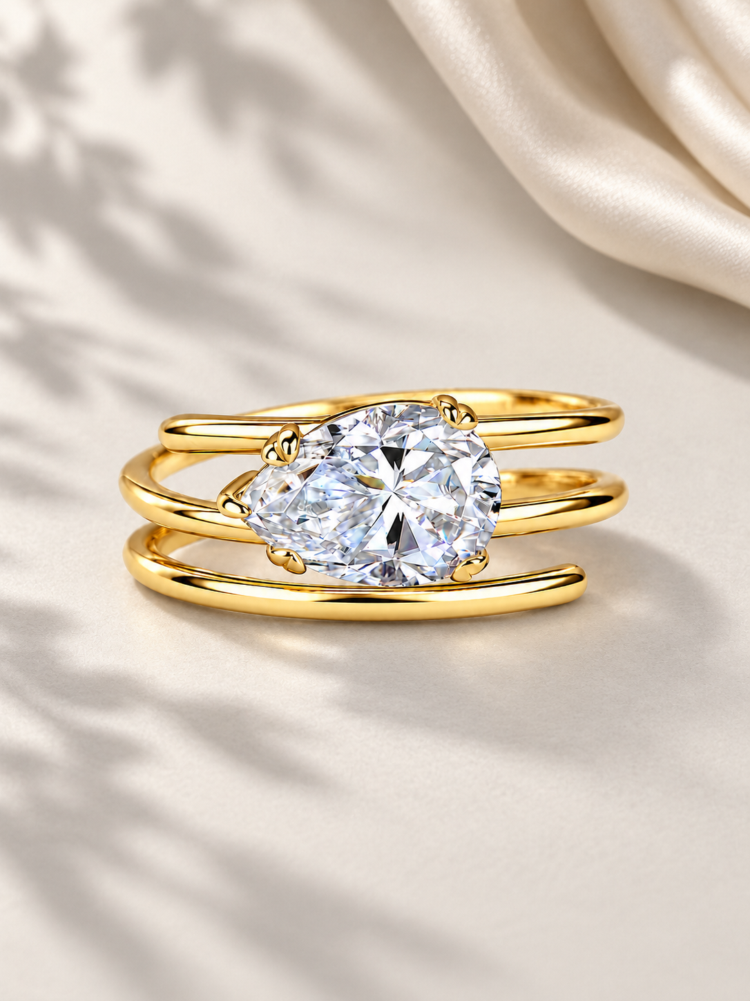 Inel Gold Pear Embrace cu Moissanite 6A