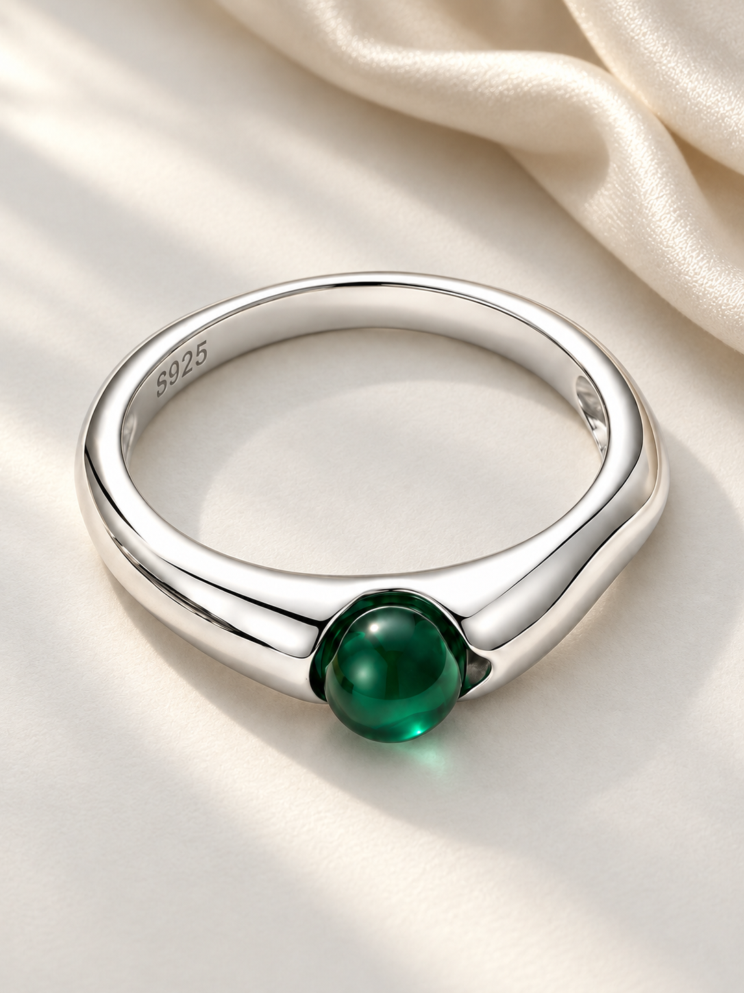 Detaliu Inel Argintiu Green Orb