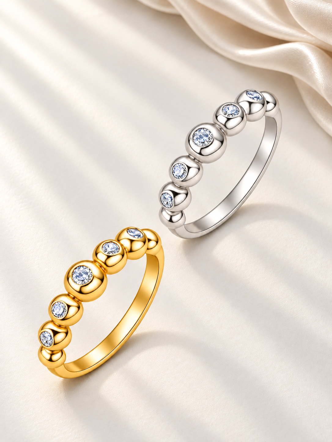 Inel Auriu si Argintiu cu Moissanite Centrală de 2,5 mm