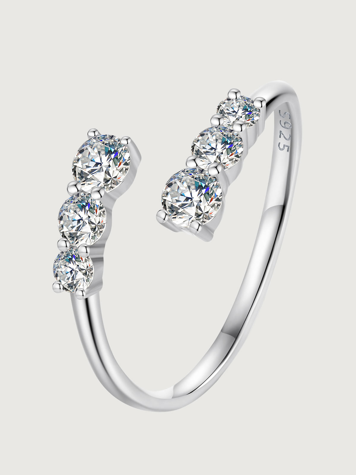Inel cu mai multe pietre moissanite