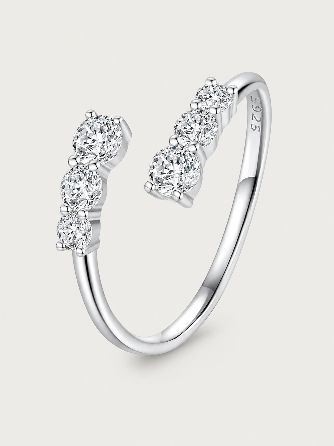 Inel cu mai multe pietre moissanite