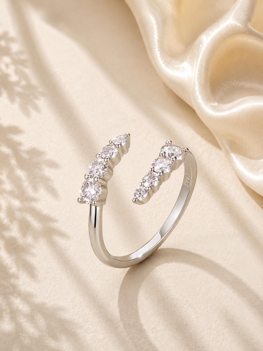 Inel reglabil din argint cu Moissanite