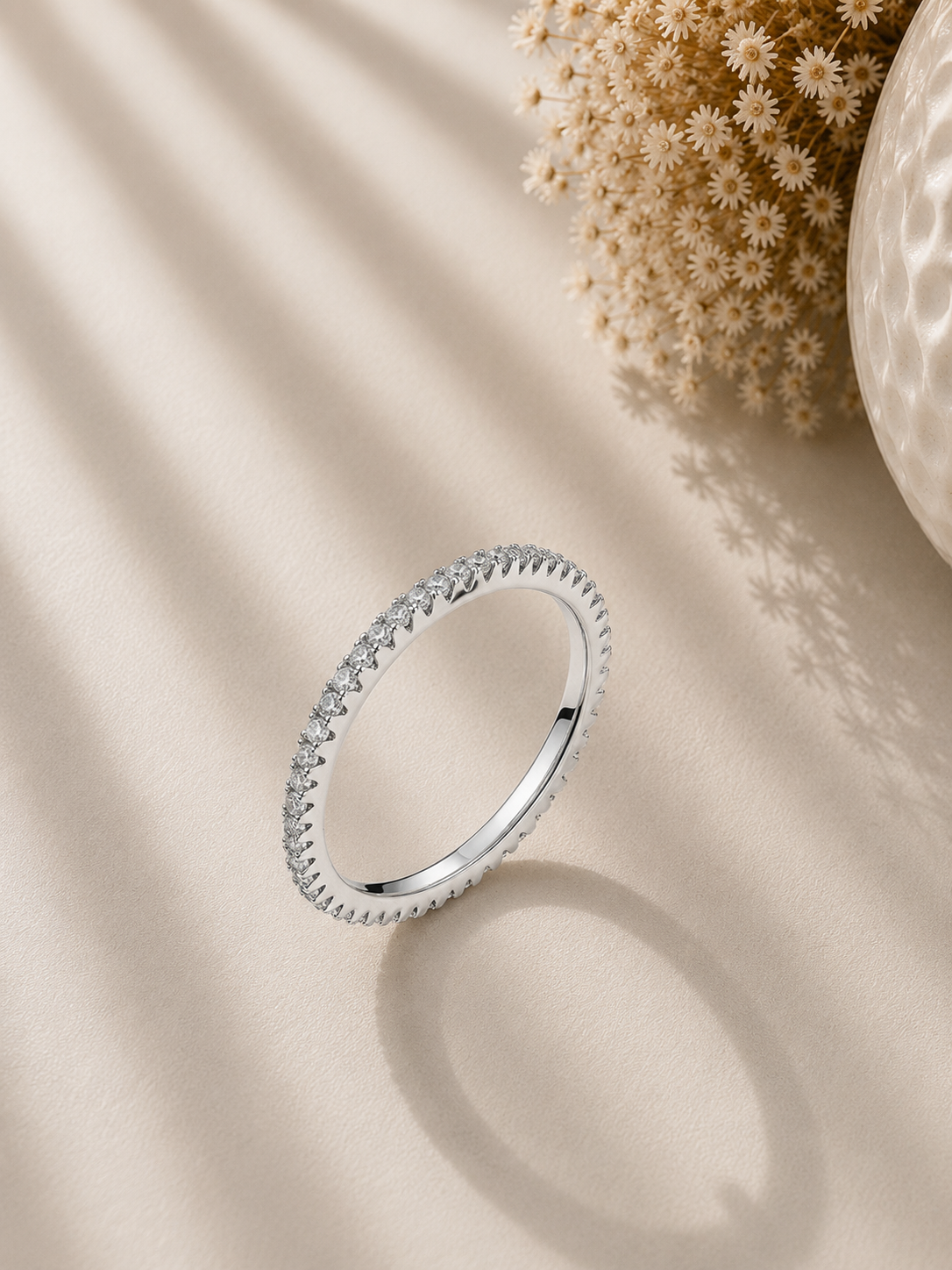 Inel din argint ideal pentru stacking modern