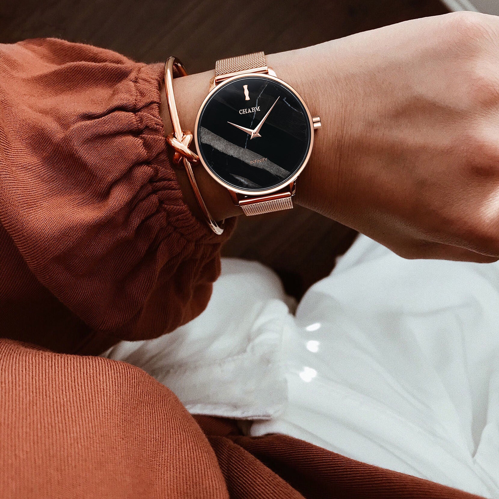 Set Cadou: Ceas Avenue Dorobanti Rose Gold + Curea de piele Neagra