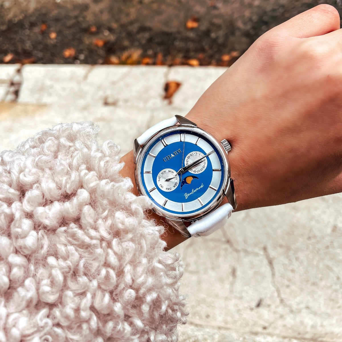 Set Unisex Cadou : Ceas Boulevard Aviatorilor White + Curea de piele Neagra