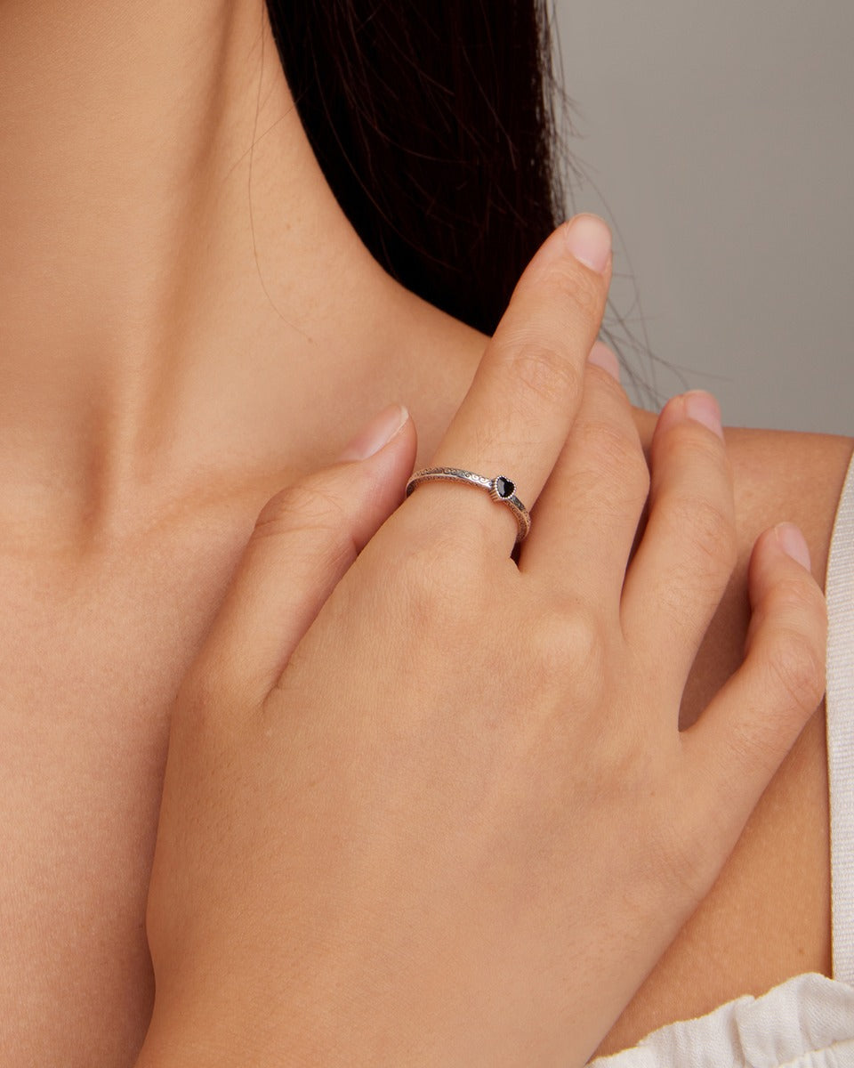 Inel din Argint Vintage Black Zircon Heart