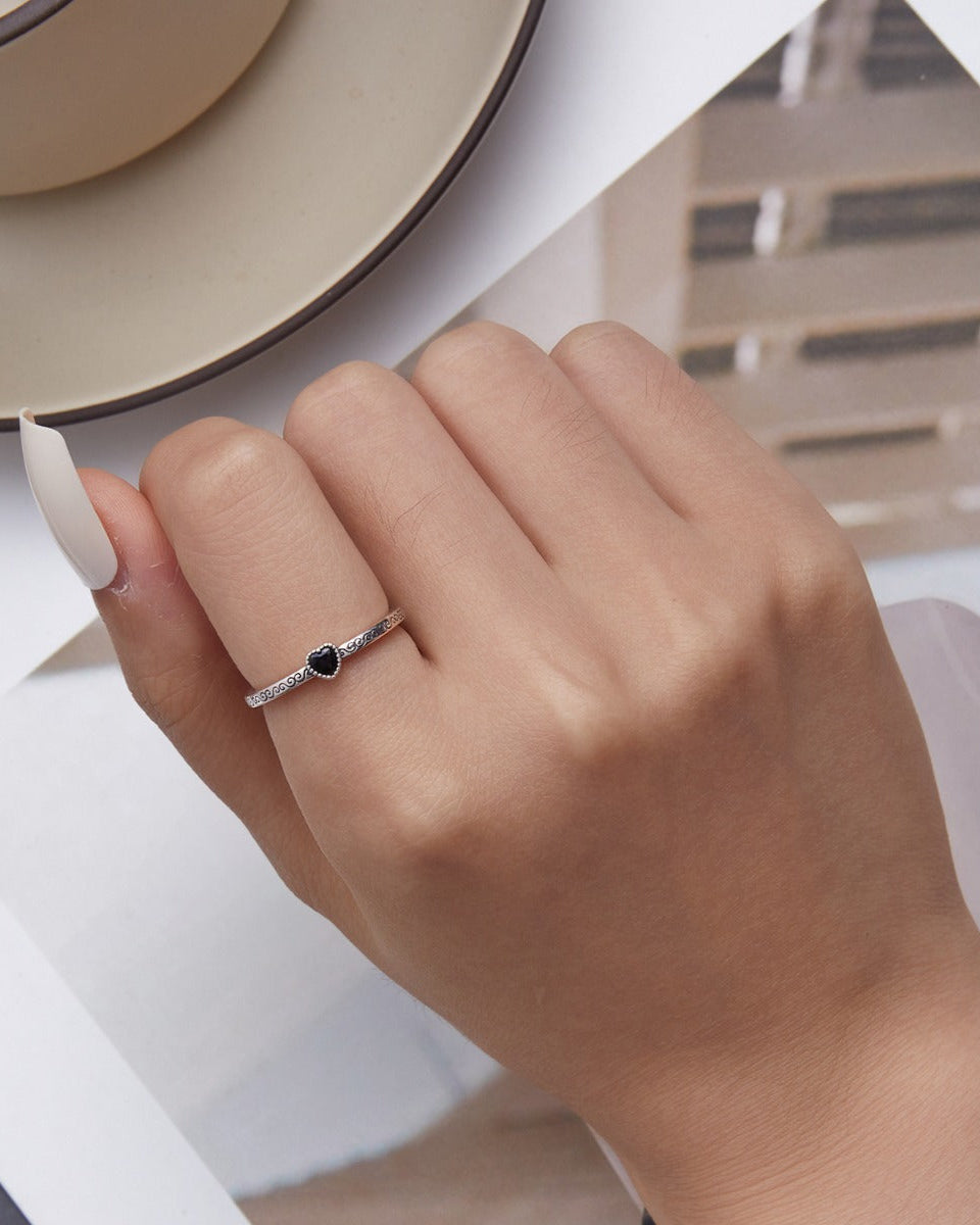 Inel din Argint Vintage Black Zircon Heart