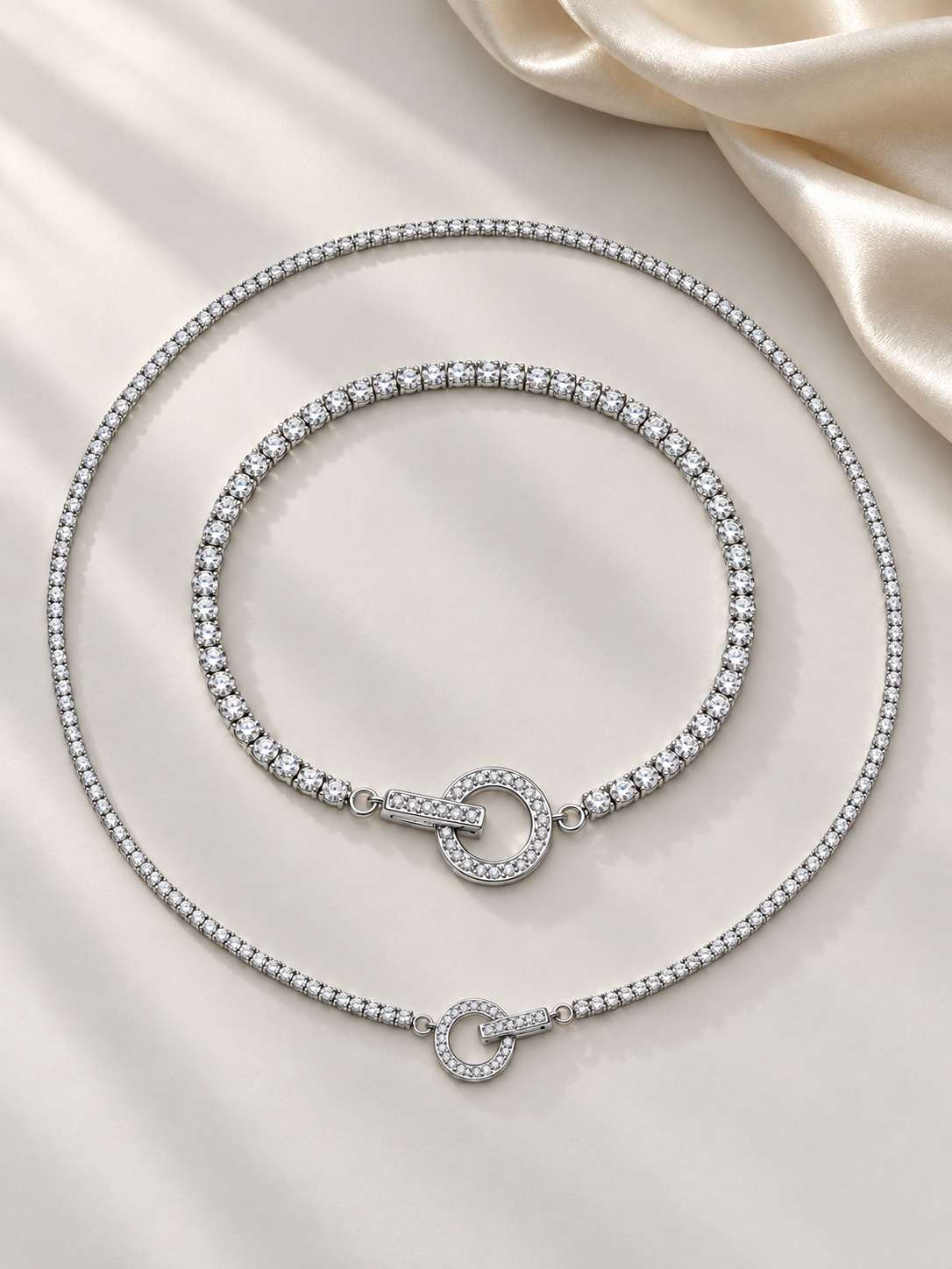 Detaliu Set Colier si  Bratara din Argint Circle Lock