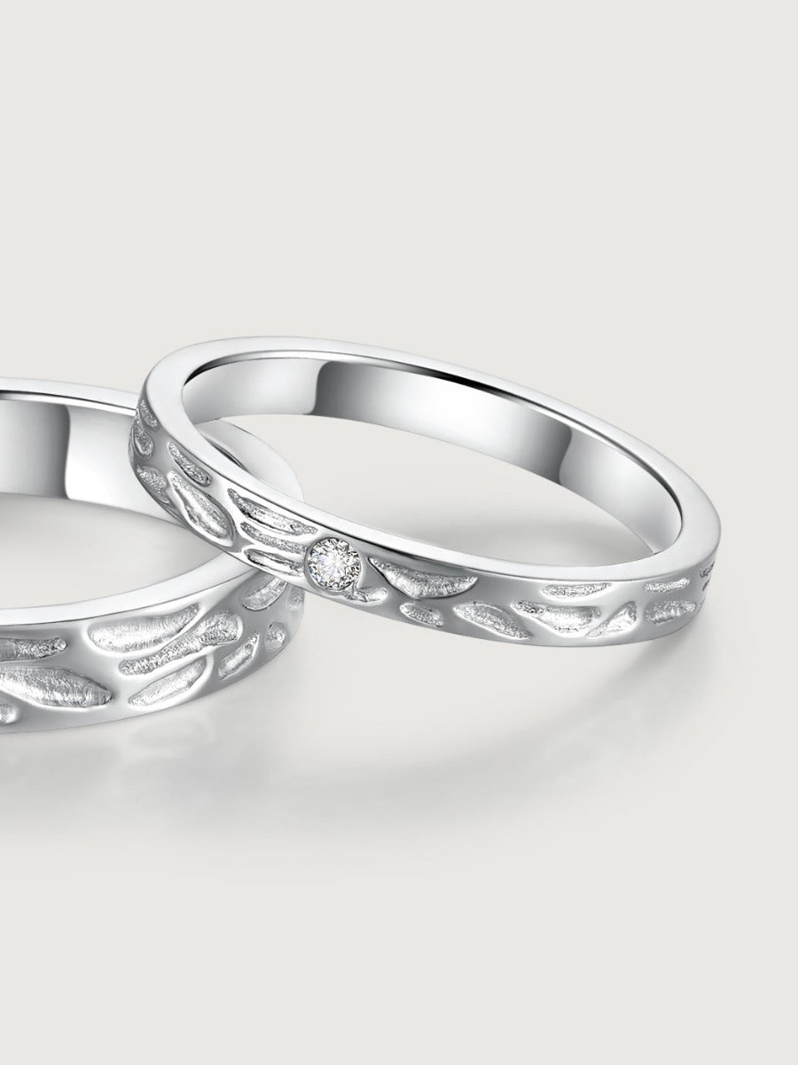 Detaliu verighete aur 14K Garden Serenade cu model floral fin