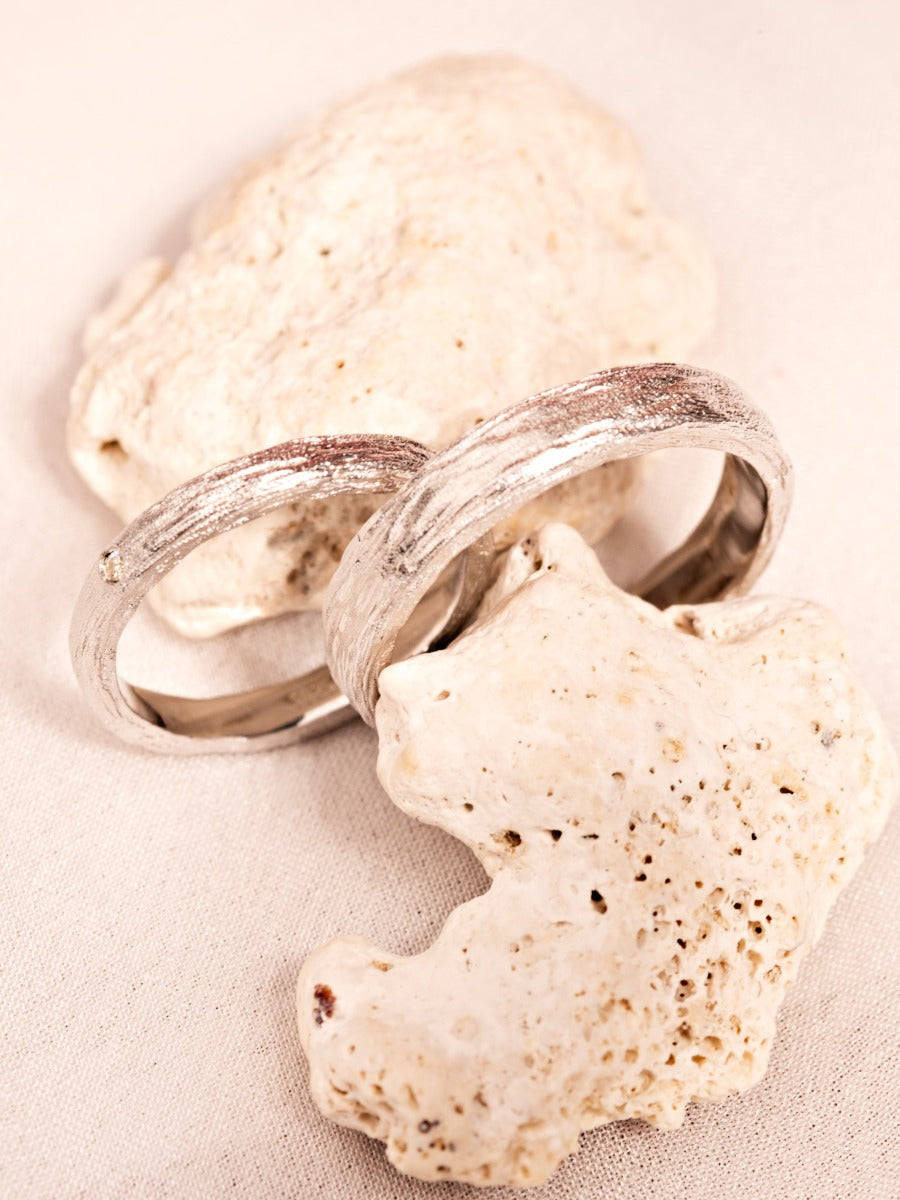 Verighete aur elegante Whispering Woods stil nuntă