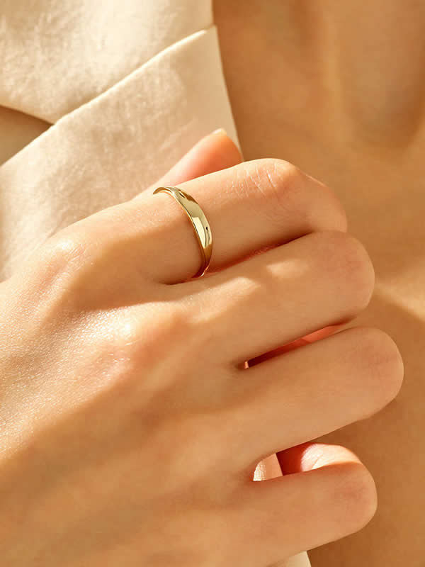 Inel din Argint Lustrous Curve Band